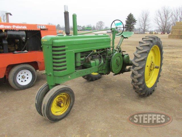 1941 John Deere B_0.JPG